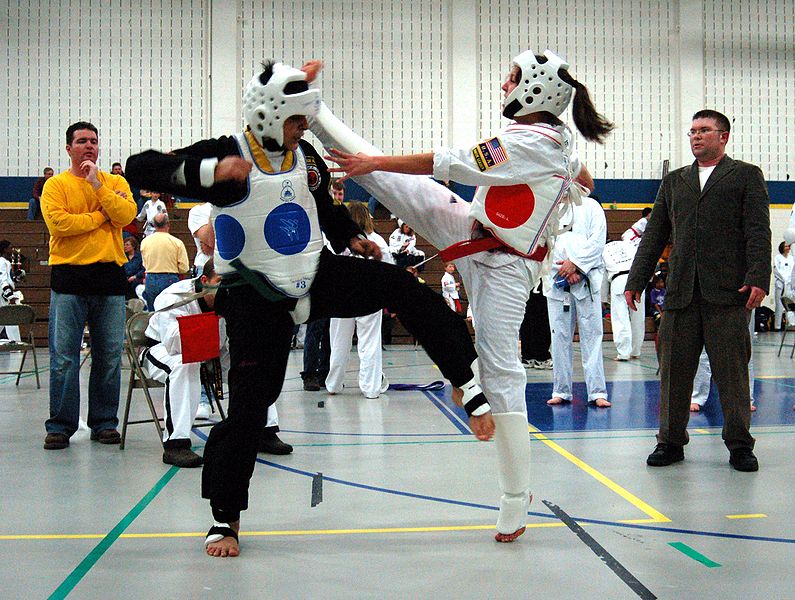 795px-Taekwondo_sparring